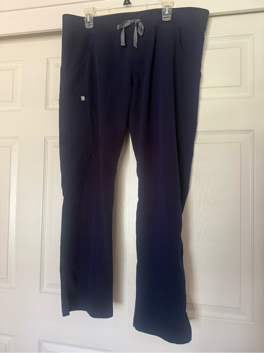 Figs Women’s Kade Cargo Scrub Pants